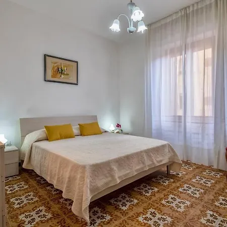 100 Metri Dal Mare *