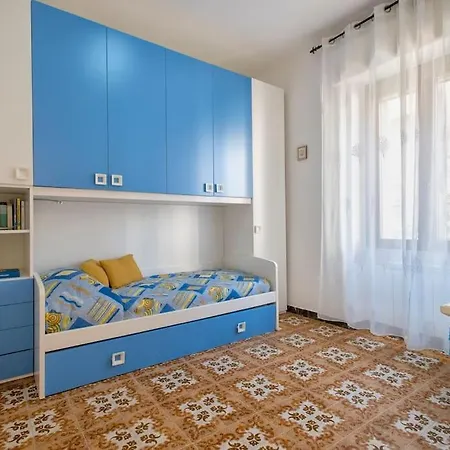 100 Metri Dal Mare *